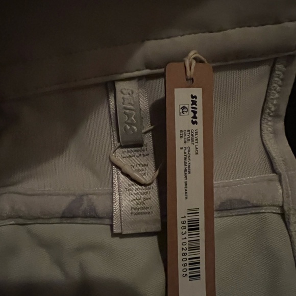 SkimsHeart Patterned Lace Trim Intimate Set - Picture 4 of 5